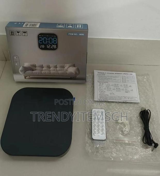 Led Sound-Activated Clock With Temperature Display · Photo 2