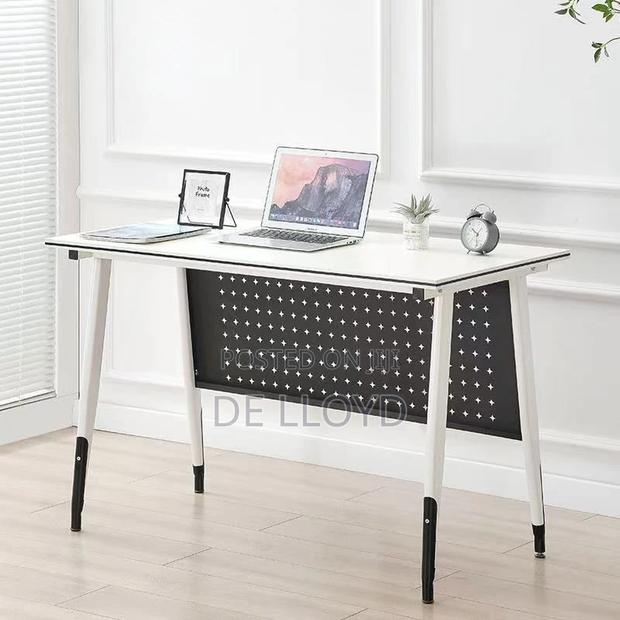 120 Cm by 60 Cm Modern Office Table · Photo 4