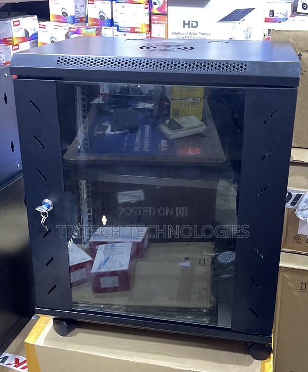 Hikview 12u Cabinet 530x400x200 Complete ++ Fan, Tral ++ Pdu · Photo 1