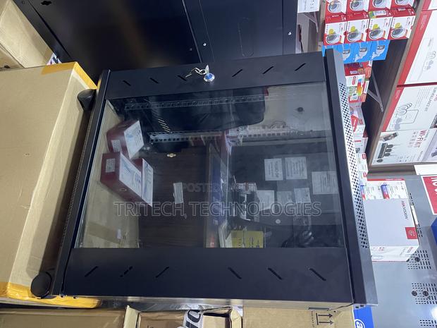 Hikview 12u Cabinet 530x400x200 Complete ++ Fan, Tral ++ Pdu · Photo 2