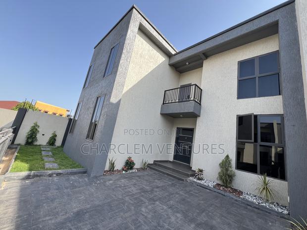 3bdrm Townhouse/Terrace in Charclem Ventures, Ashaley Botwe for sale · Photo 4