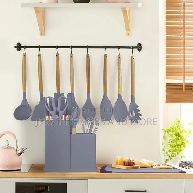 19 PCS Set of Silicone Kitchen Utensil · Photo 3