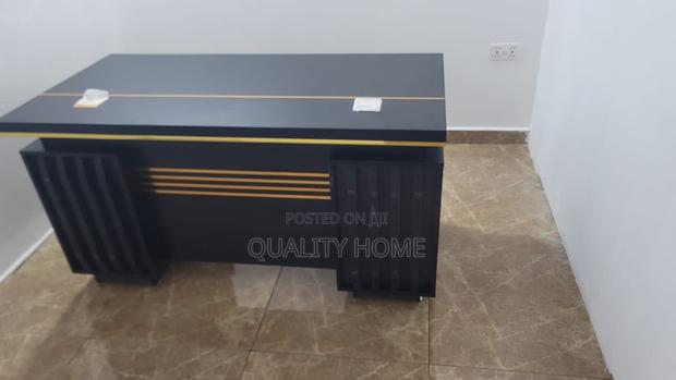 Office Table Executive · Photo 2