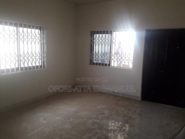 1bdrm Room & Parlour in Amasaman 3 Junction, Pokuase for rent · Photo 2