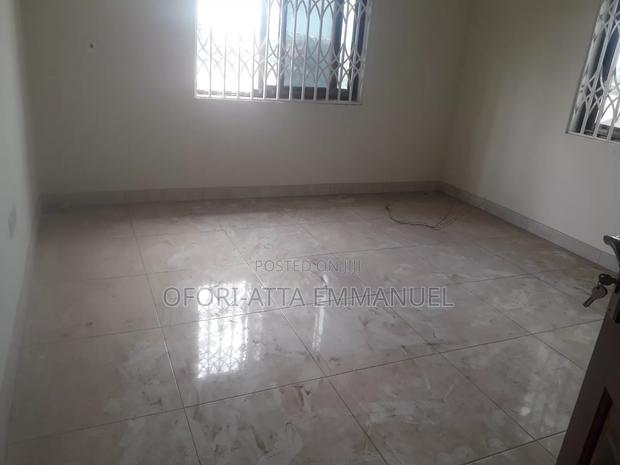 1bdrm Room & Parlour in Amasaman 3 Junction, Pokuase for rent · Photo 4
