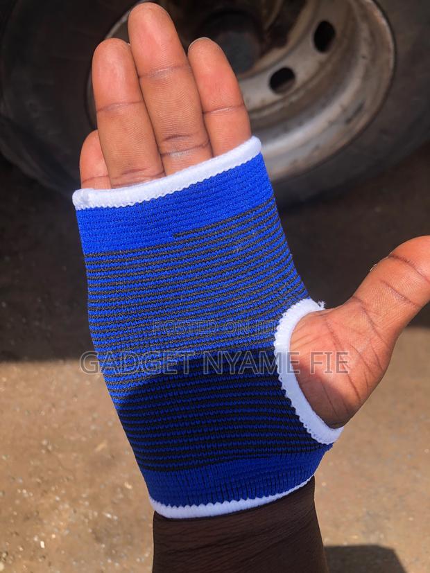 Super Tough Palm Support (2 in a Pack) · Photo 1