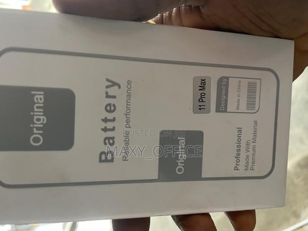 iPhone 11 Pro Max Original Battery · Photo 1