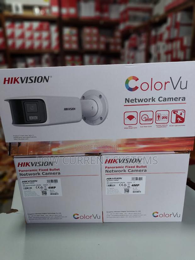 Hikvision 4mp Panoramic 180 Colorvu Audible Strobe Light · Photo 1