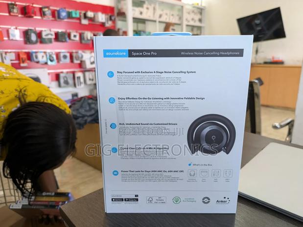 Anker Soundcore Space One Pro Noise Cancelling Headphones · Photo 3