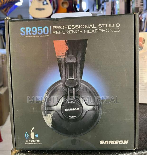 Samson Sr950 Professional Studio Reference Headphones · Photo 1