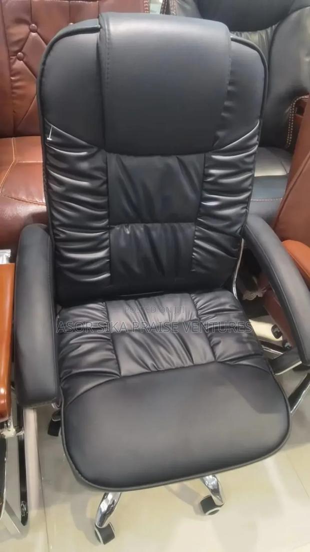 Office Leather Chair · Photo 1