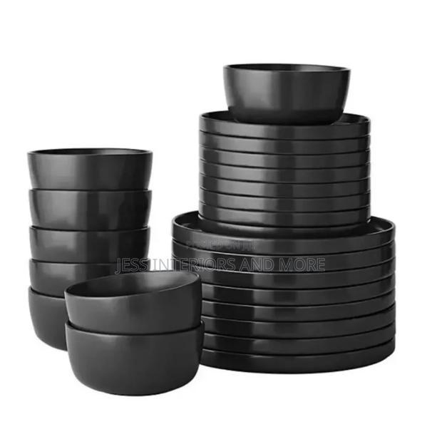 Member's Mark 24 Piece Modern Stoneware Dinnerware Set · Photo 1