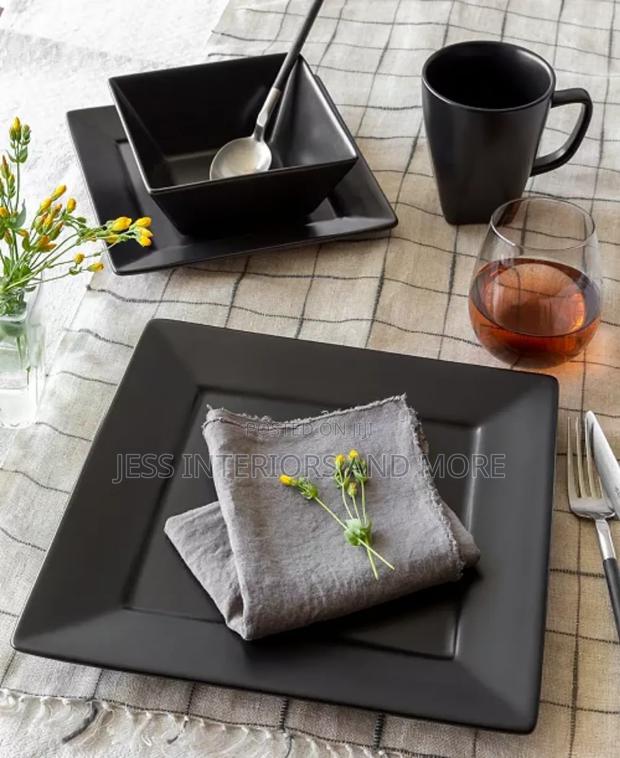 16-Piece Black Square Dinnerware Set · Photo 3