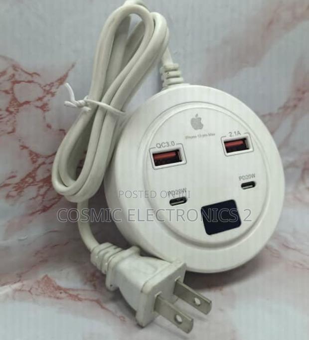 iPhone 13 Pro Max 35w Usb-C+C Power Socket With LCD Display · Photo 2