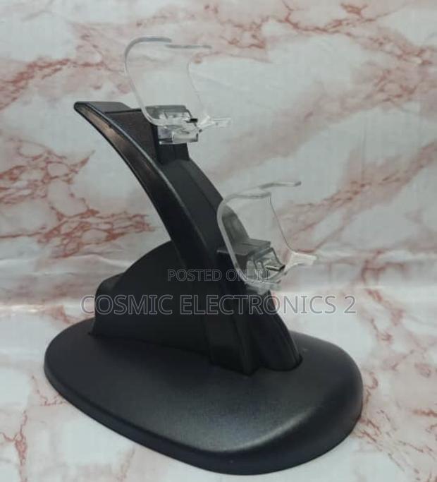 Slim Pro Dual PS4 Controller Charging Stand IV-P4002 · Photo 1