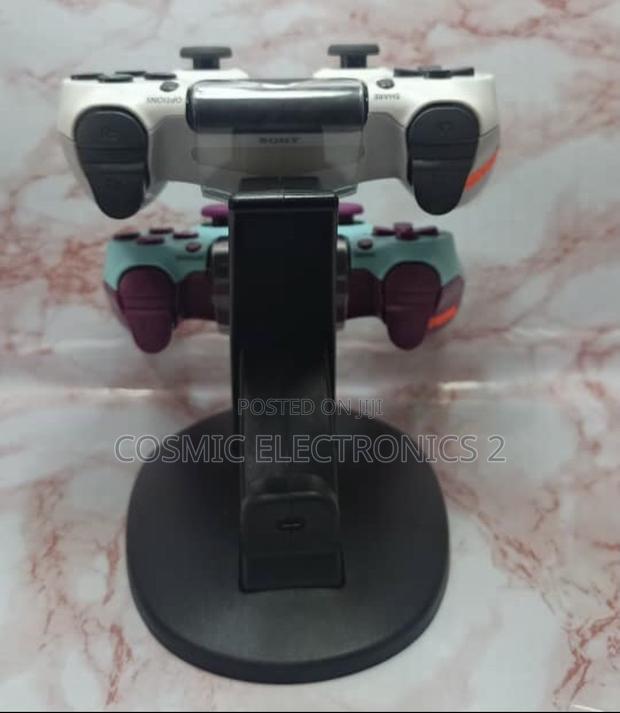 Slim Pro Dual PS4 Controller Charging Stand IV-P4002 · Photo 6