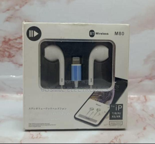 Lightning Earphones – Model M80 · Photo 1