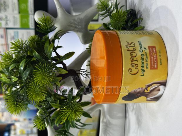 Carotis Lightening Cream With Vitamin · Photo 1