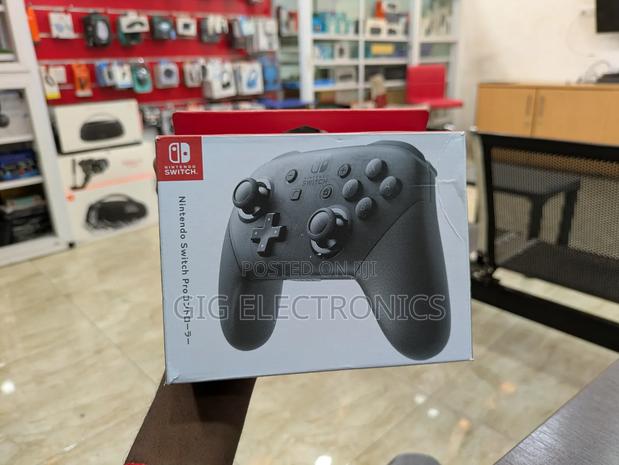 Nintendo Switch Pro Controller · Photo 1
