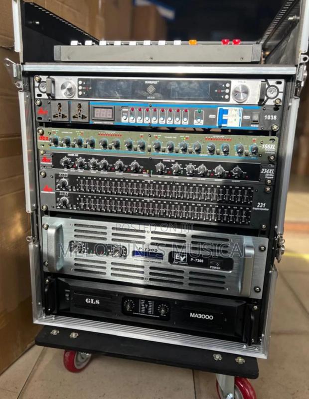 Martins Audio Arrays With Sub and Amplifier Rack Set · Photo 2