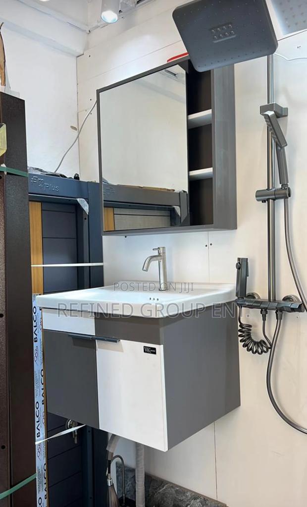 Washroom Cabinet. · Photo 8