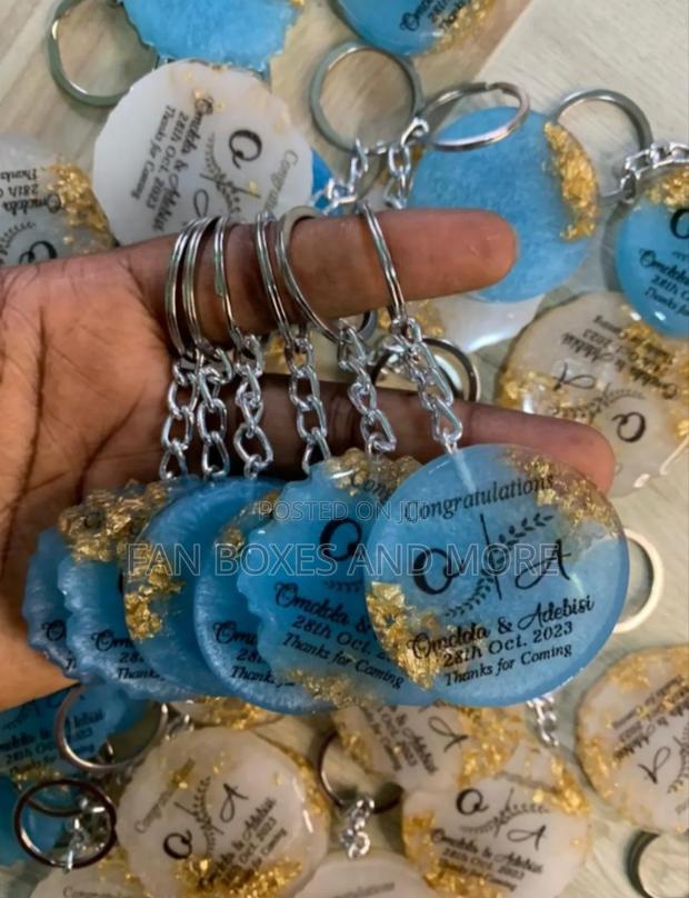 Resin Keyholders for Souvenirs (Wedding) · Photo 4