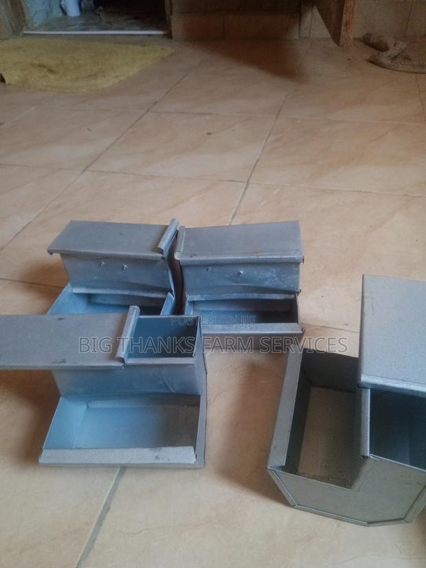 Metal J Feeders for Rabbits/Grasscutters · Photo 2