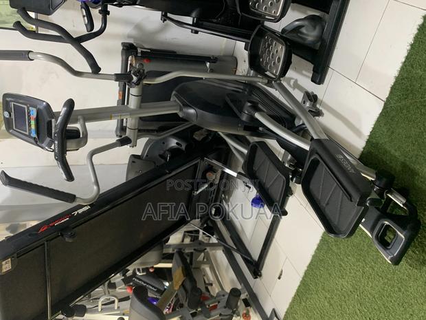 Horizon Elliptical Trainer 130kg · Photo 5