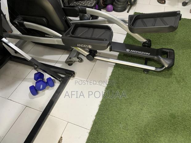 Horizon Elliptical Trainer 130kg · Photo 4