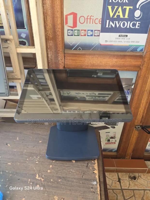 Pos 4gb/ 128ssd/ Touch Screen / I3/15 Inches Machine · Photo 2