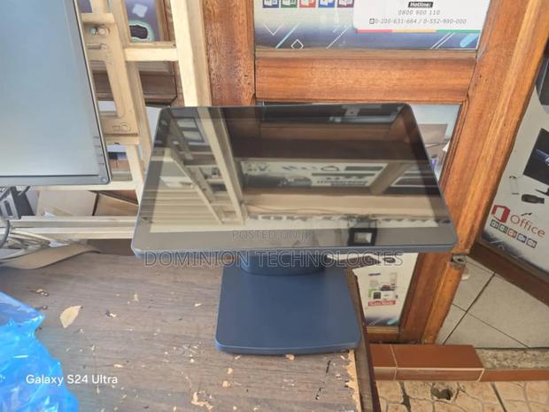Pos 4gb/ 128ssd/ Touch Screen / I3/15 Inches Machine · Photo 3