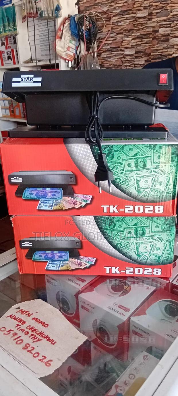 Counterfeit Detector · Photo 3