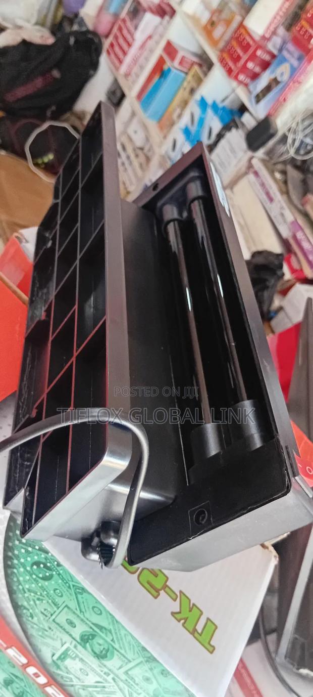 Counterfeit Detector · Photo 2