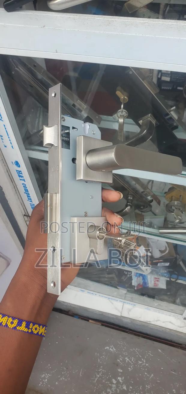 Stainless Steel Lock Heavy · Photo 1