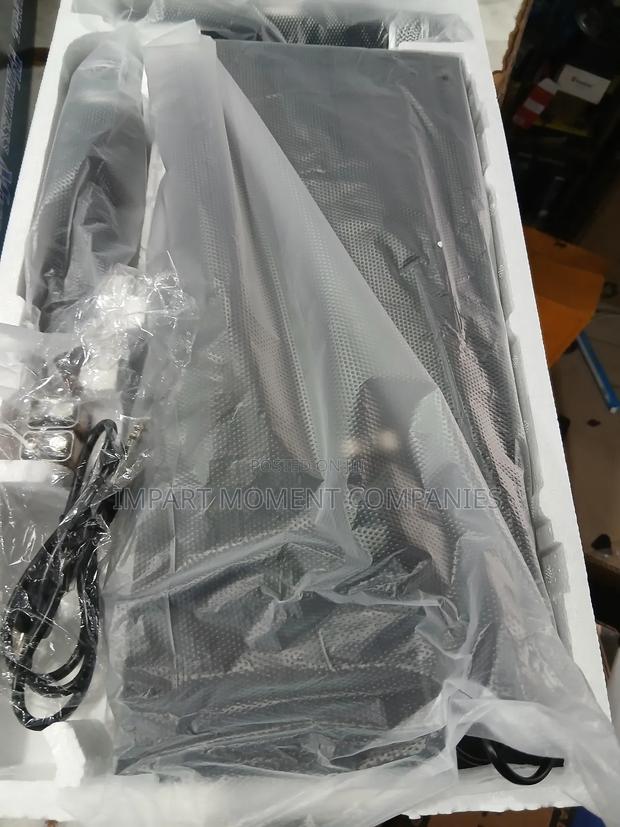 Yamaha Professional Wireless Microphone · Photo 2