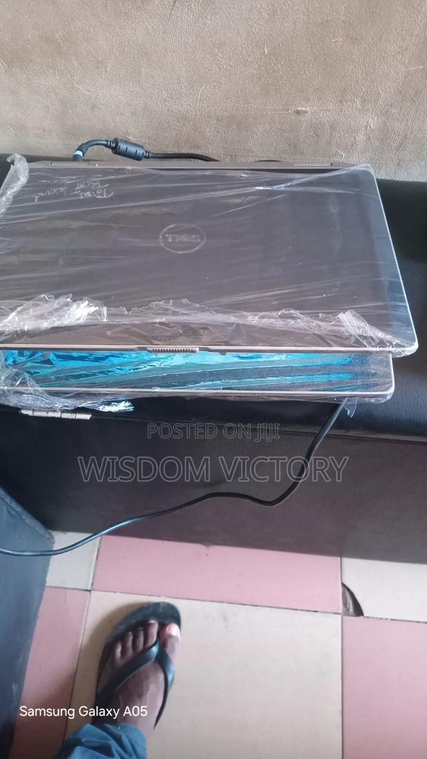New Laptop Dell Latitude 12 E7250 8GB Intel Core i5 HDD 500GB · Photo 1