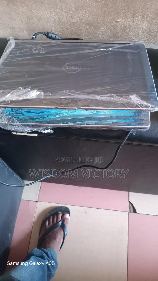 New Laptop Dell Latitude 12 E7250 8GB Intel Core i5 HDD 500GB · Photo 2
