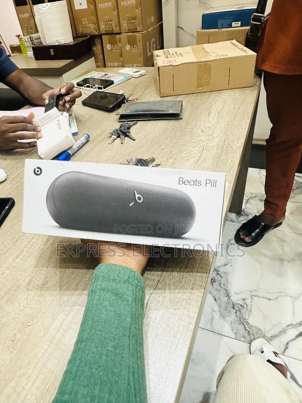Powerful Sound With Dual Drivers Beats Pill Bluetooth · Photo 1