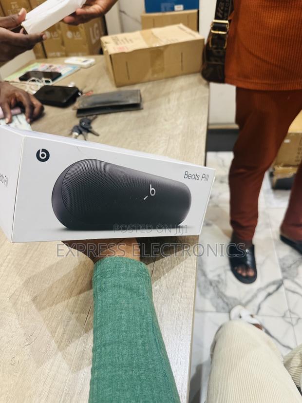 Amplify Listening Modes Beats Pill Speaker · Photo 1