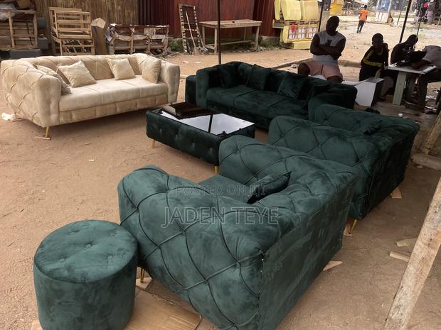 Cram and Green Fabric Sofa Set · Photo 2