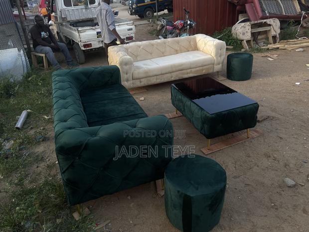 Cram and Green Fabric Sofa Set · Photo 4