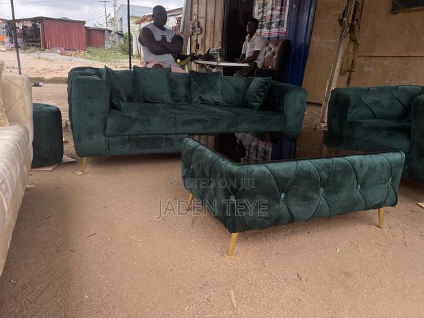 Cram and Green Fabric Sofa Set · Photo 3