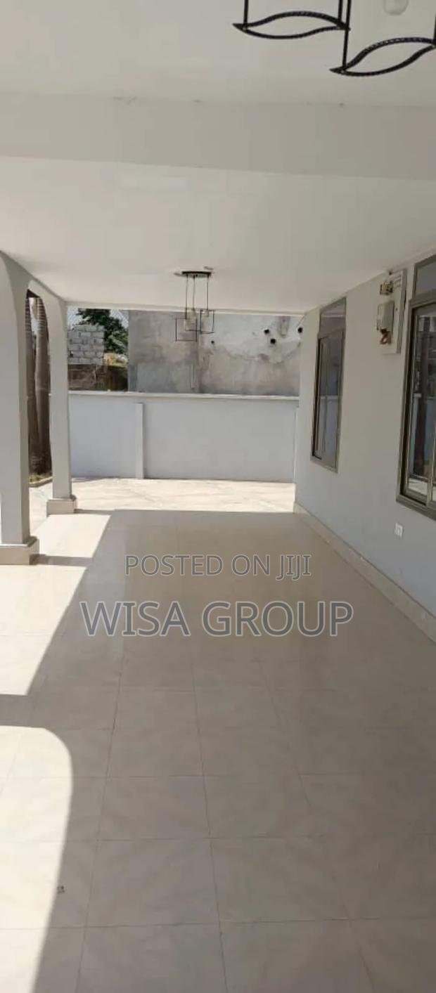 6bdrm Duplex in Wisa Group, Pokuase for rent · Photo 2