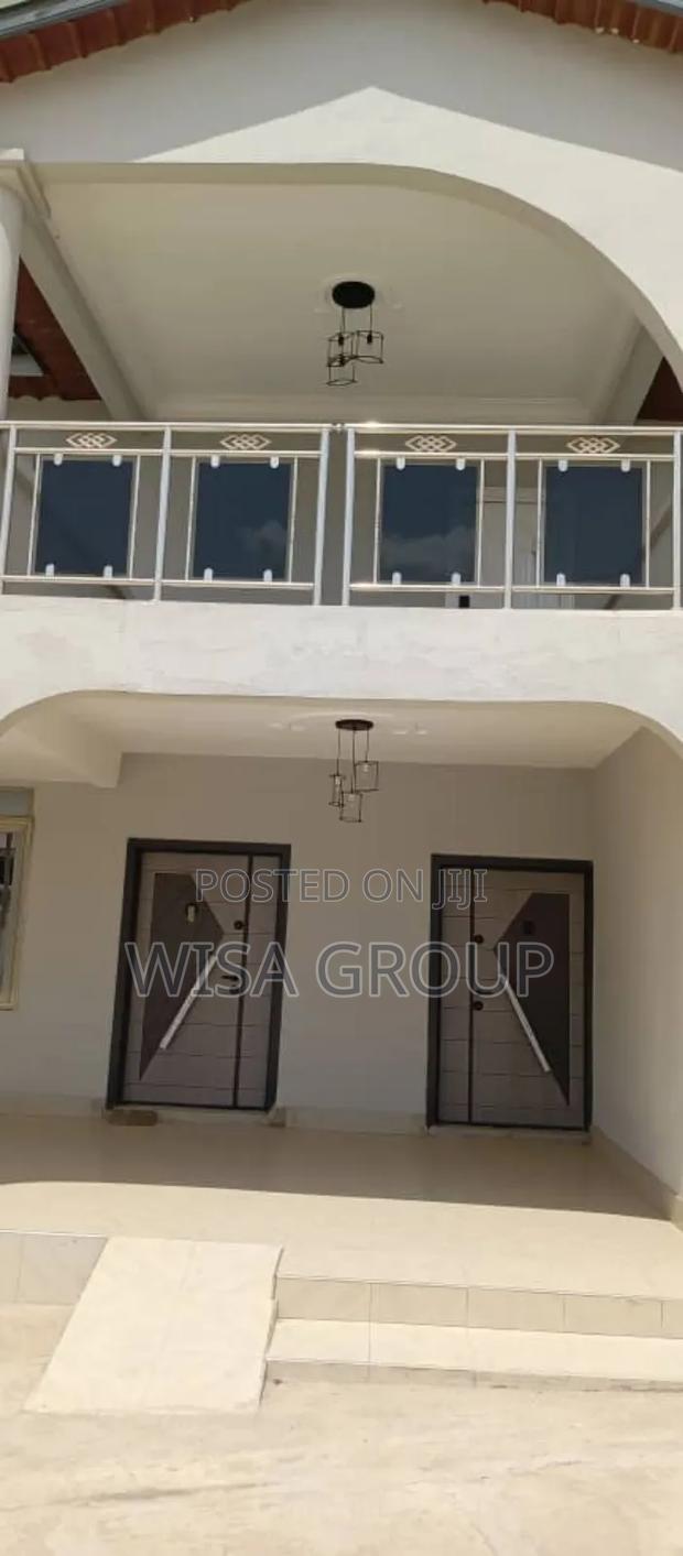 6bdrm Duplex in Wisa Group, Pokuase for rent · Photo 5