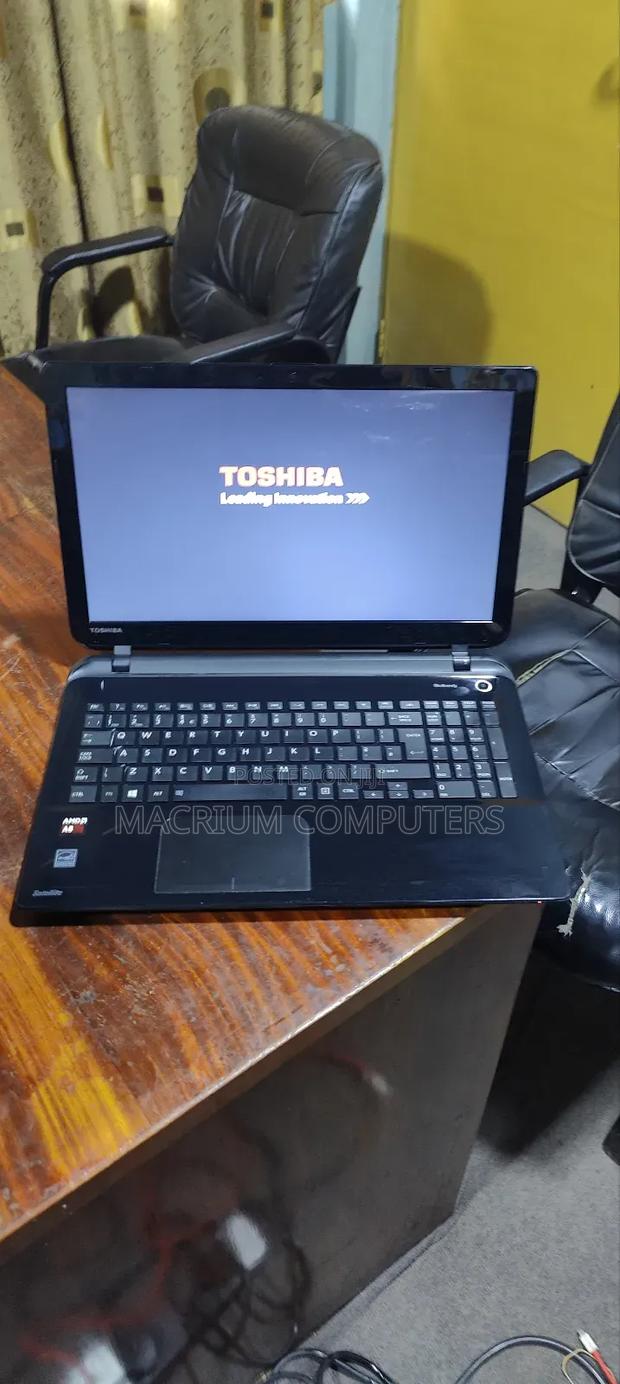Laptop Toshiba Satellite L50D 8GB AMD A8 HDD 1T · Photo 5