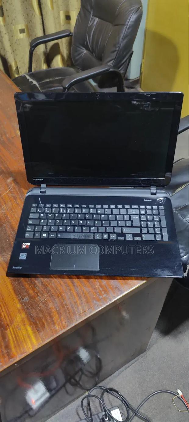 Laptop Toshiba Satellite L50D 8GB AMD A8 HDD 1T · Photo 6