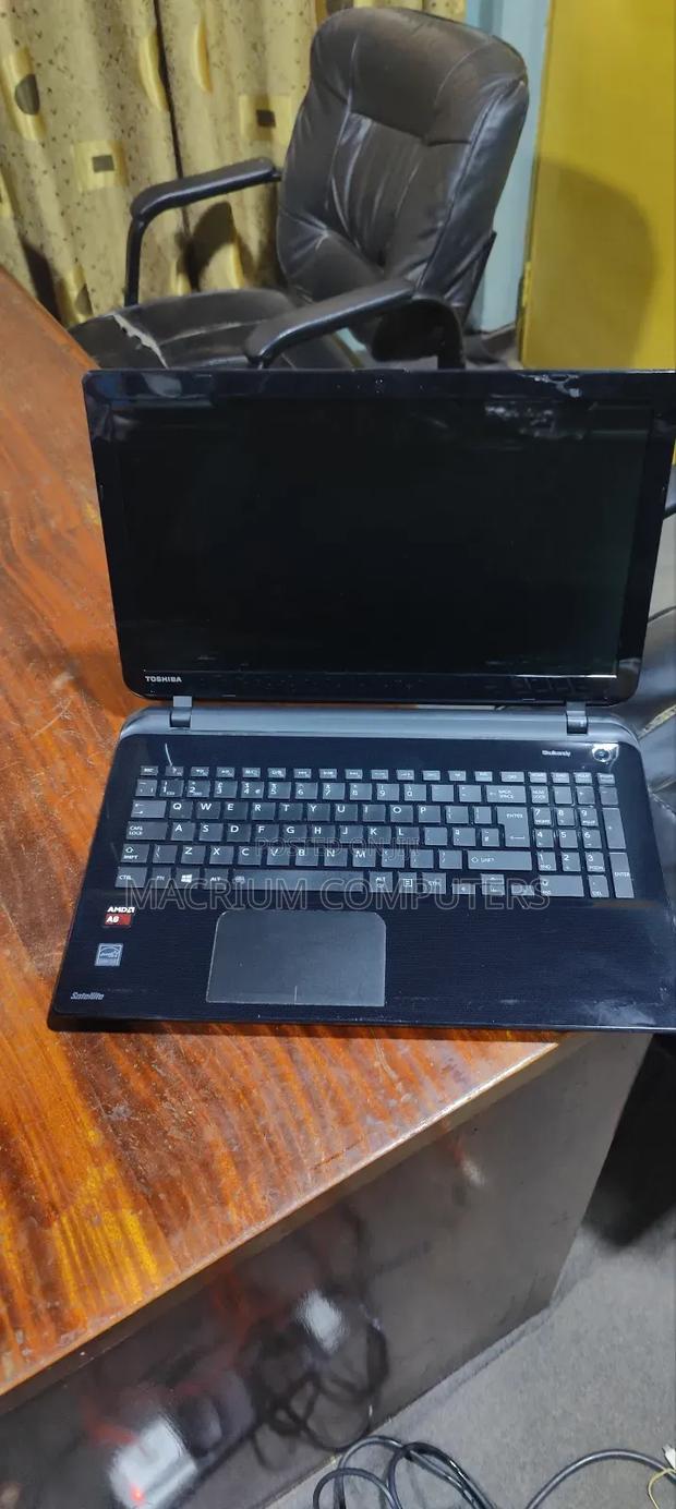 Laptop Toshiba Satellite L50D 8GB AMD A8 HDD 1T · Photo 7