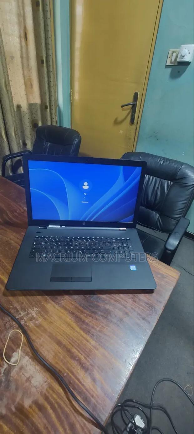 Laptop HP Pavilion 17 8GB Intel Core i5 SSD 256GB · Photo 2