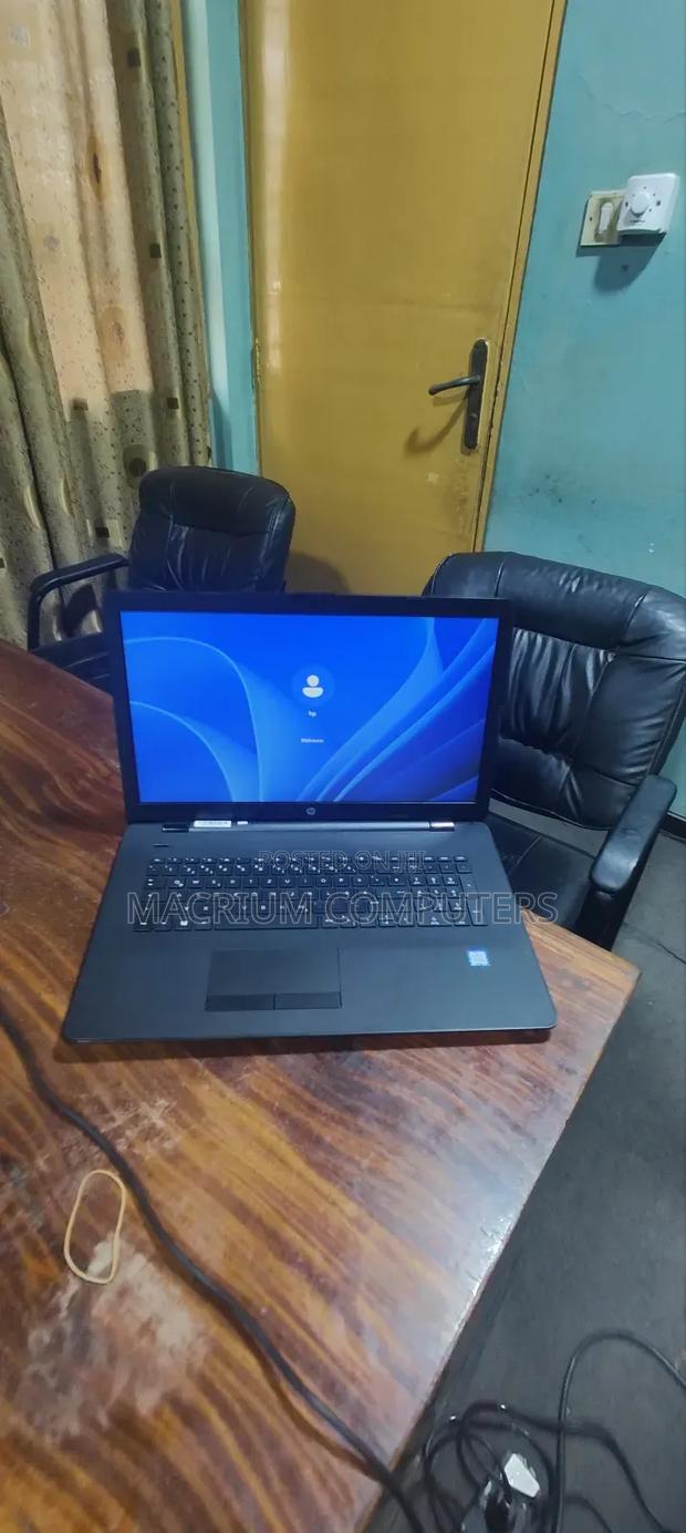 Laptop HP Pavilion 17 8GB Intel Core i5 SSD 256GB · Photo 3