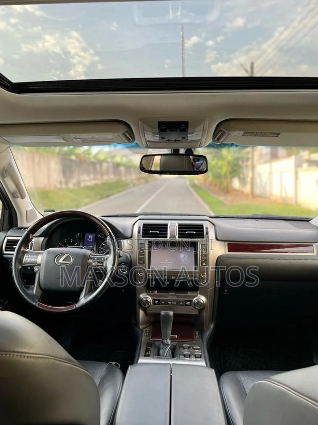 Lexus GX 460 Luxury 2019 White · Photo 3